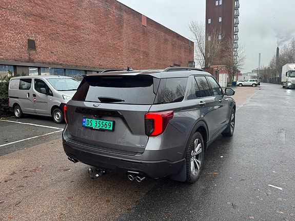 Ford Explorer 5 of 5