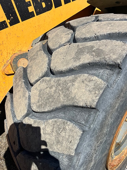 Liebherr 580 16 of 23