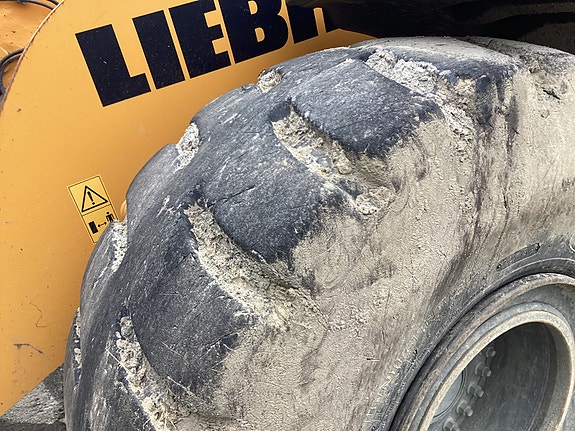 Liebherr 580 5 of 5