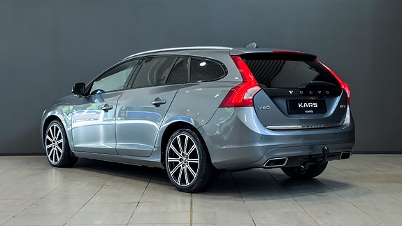 Volvo V60 3 of 5