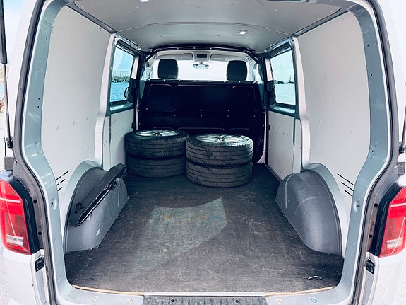 Volkswagen Transporter 14 of 17