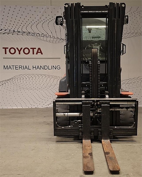 Toyota 9FBM60T 3 of 4