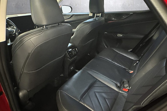 Lexus NX450h 13 of 30