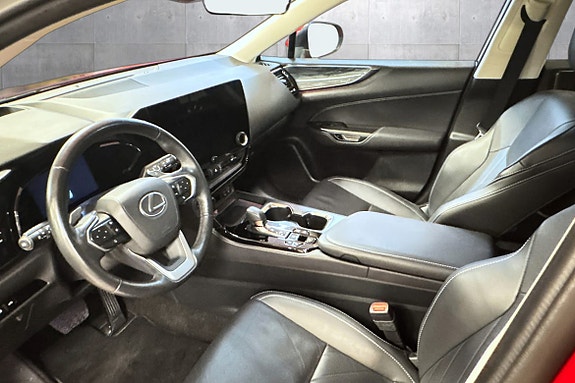 Lexus NX450h 24 of 30