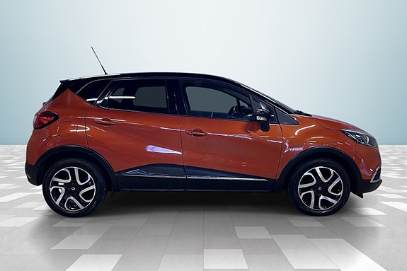 Renault Captur 3 of 5