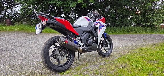 Honda CBR 125 R 4 of 5