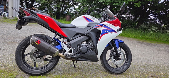 Honda CBR 125 R 5 of 5