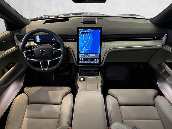 Volvo EX90 12 of 30