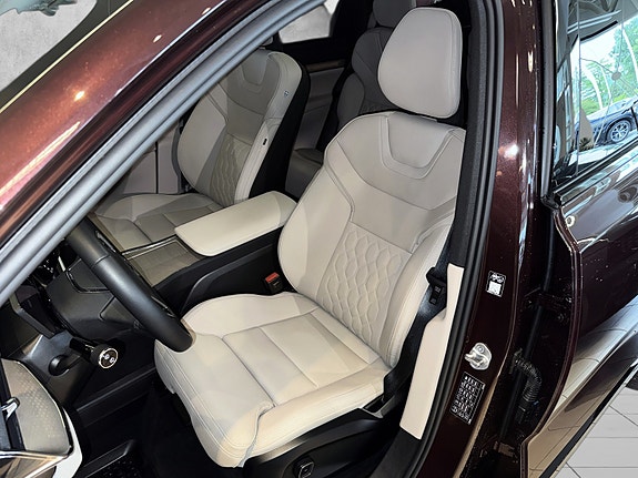 Volvo EX90 9 of 30