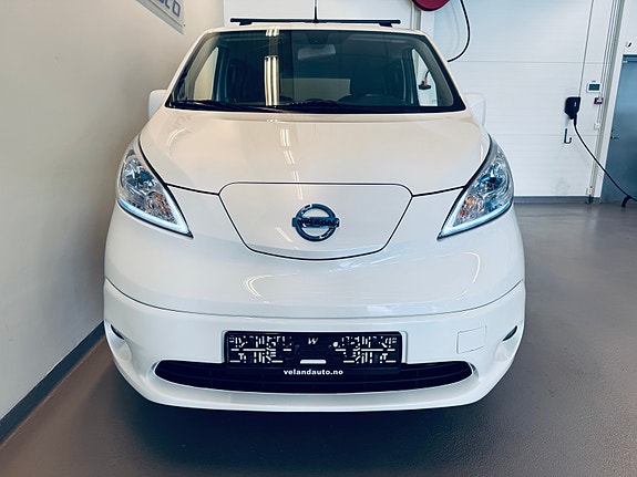 Nissan e-NV200 2 of 5