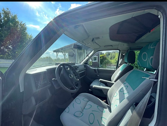 Volkswagen Multivan 4 of 15