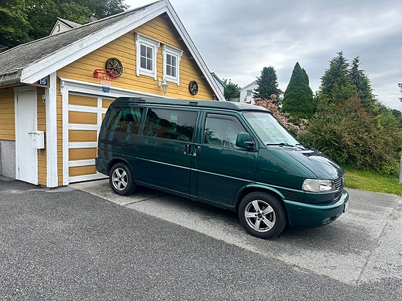 Volkswagen Multivan 3 of 15