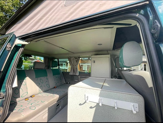 Volkswagen Multivan 9 of 15