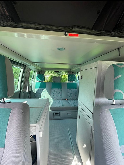 Volkswagen Multivan 7 of 15