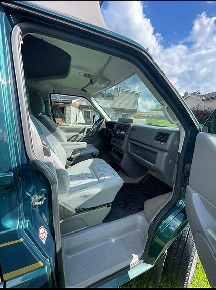 Volkswagen Multivan 5 of 15