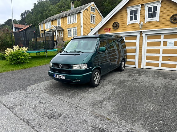 Volkswagen Multivan 2 of 15