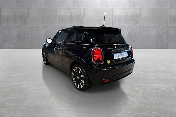 MINI Cooper SE 5 of 5