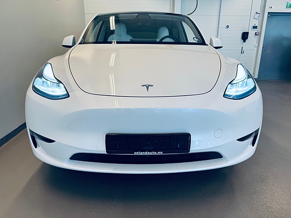 Tesla Model Y 2 of 5