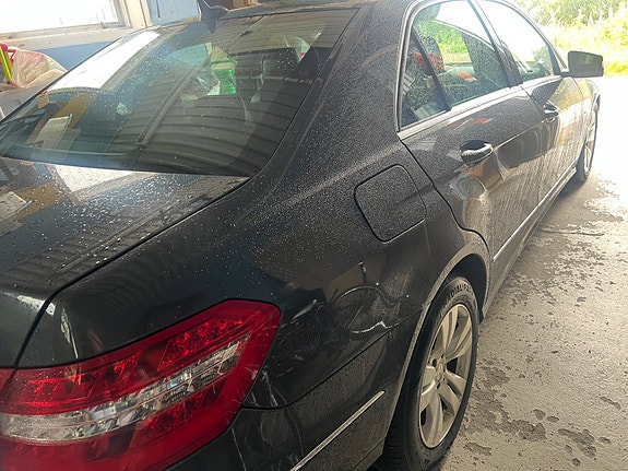 Mercedes-Benz E220 5 of 18