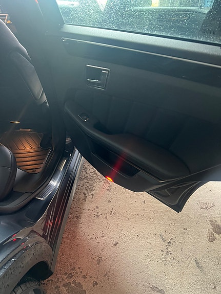 Mercedes-Benz E220 16 of 18