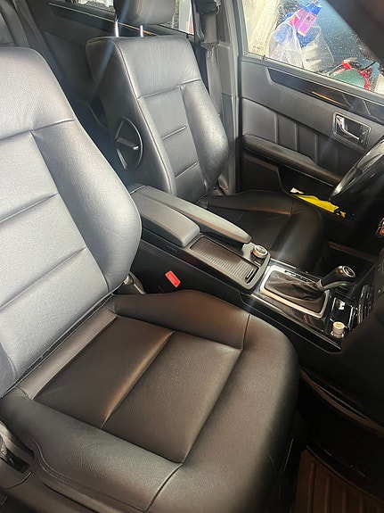 Mercedes-Benz E220 14 of 18