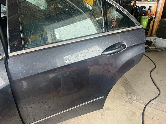 Mercedes-Benz E220 8 of 18