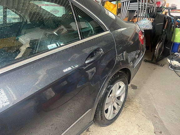 Mercedes-Benz E220 6 of 18