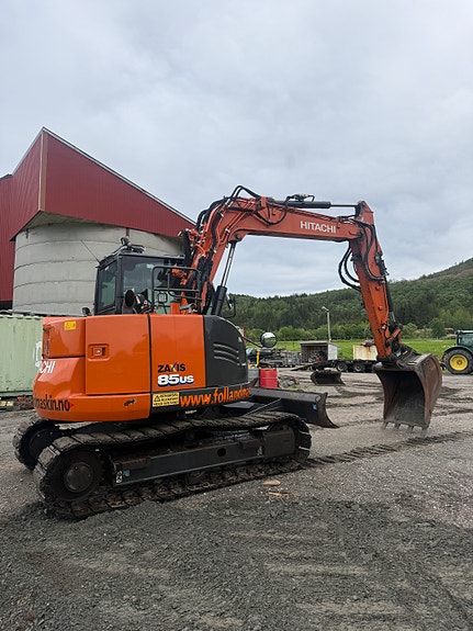 Hitachi ZX85US 2 of 5