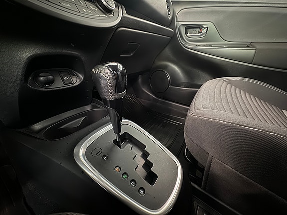 Toyota Yaris 20 of 28