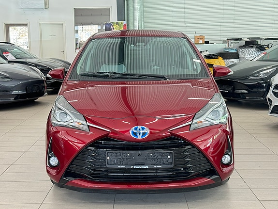 Toyota Yaris 3 of 28