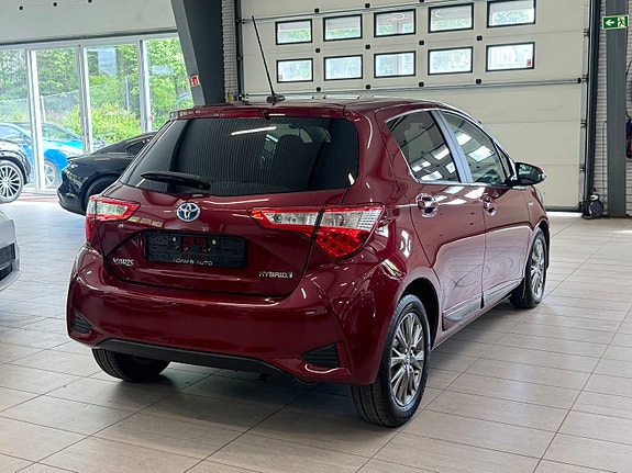 Toyota Yaris 9 of 28