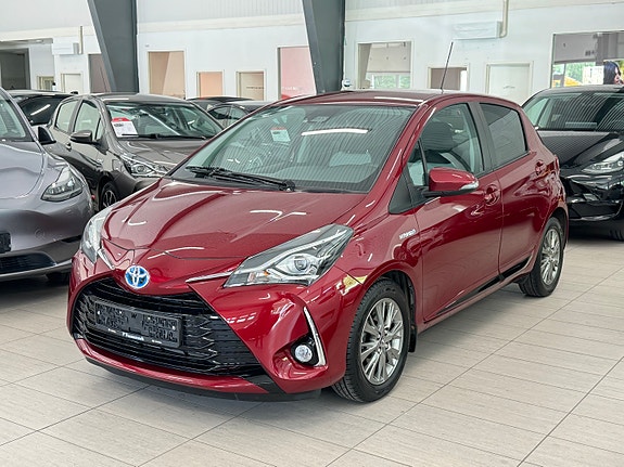 Toyota Yaris 5 of 28