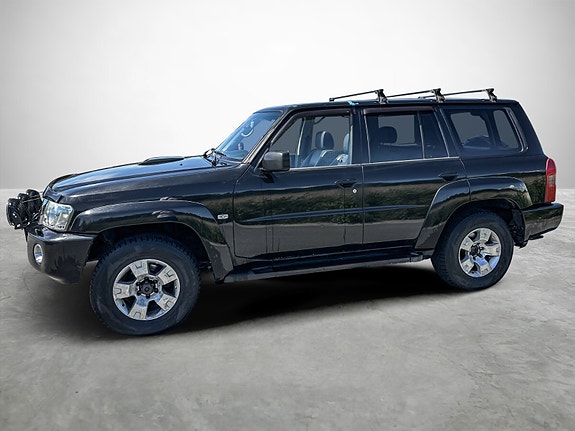 Nissan Patrol 2 of 5