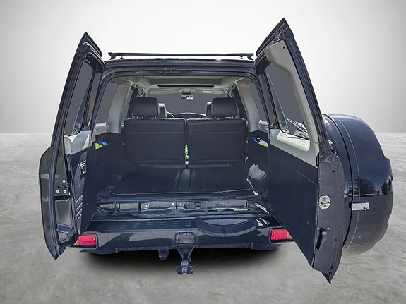 Nissan Patrol 19 of 23