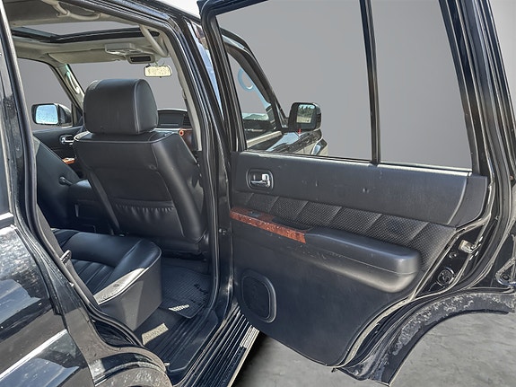 Nissan Patrol 13 of 23