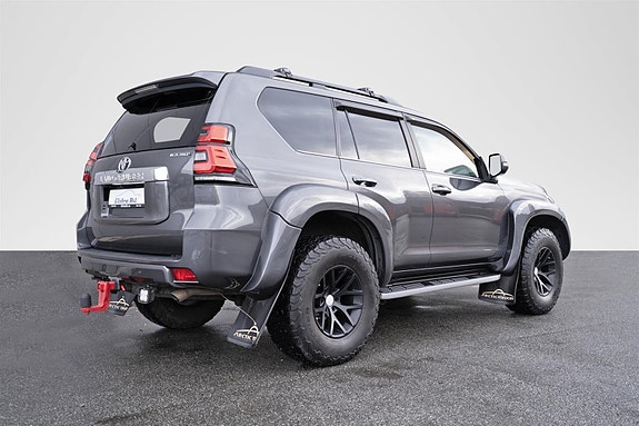 Toyota Land Cruiser 9 of 30