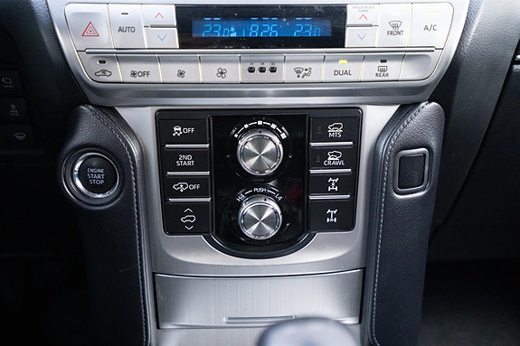Toyota Land Cruiser 25 of 30