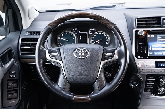 Toyota Land Cruiser 20 of 30