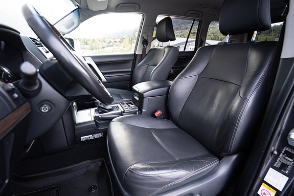 Toyota Land Cruiser 14 of 30