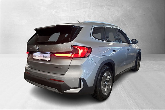 BMW iX1 5 of 5