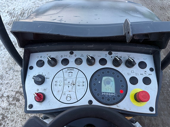 Bomag BW 100 AD 8 of 12