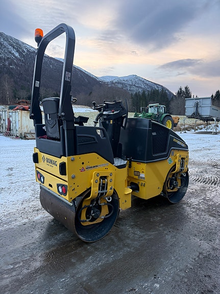 Bomag BW 100 AD 4 of 5