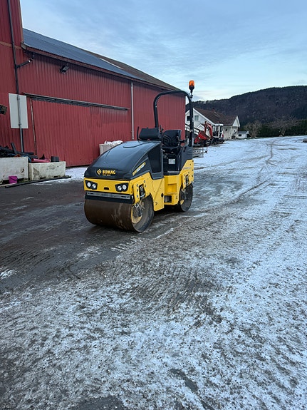 Bomag BW 100 AD 2 of 5