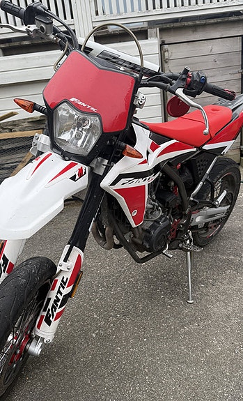 Fantic XMF 125 2 of 3