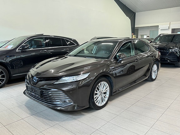 Toyota Camry 5 of 5