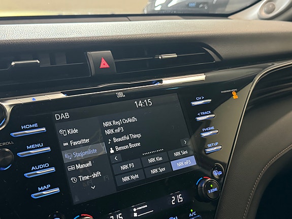 Toyota Camry 30 of 30