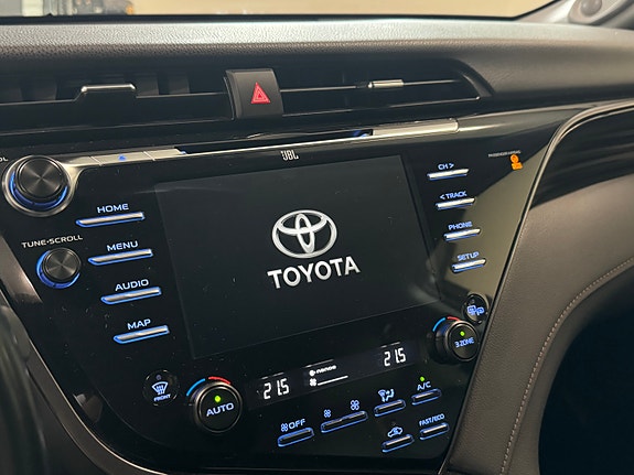 Toyota Camry 27 of 30