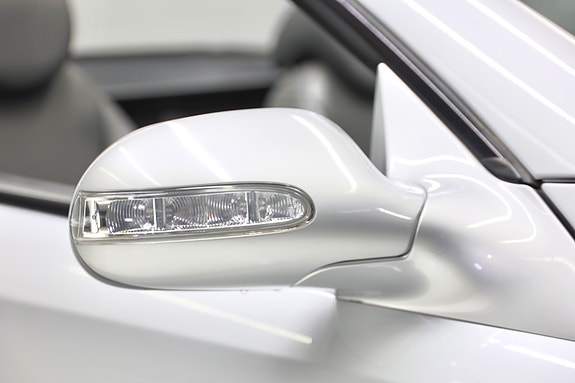 Mercedes-Benz SL500 12 of 17