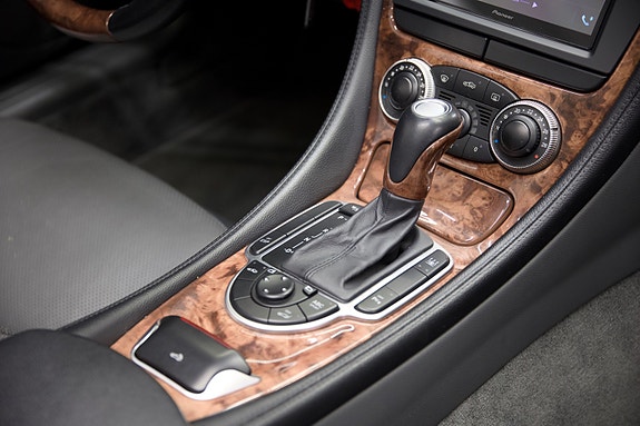 Mercedes-Benz SL500 16 of 17