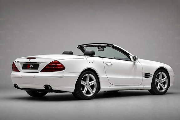 Mercedes-Benz SL500 3 of 5